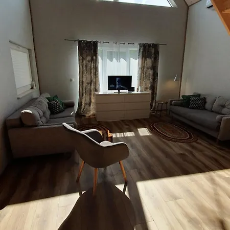 Nad Jeziorem Walpusz Feriehus